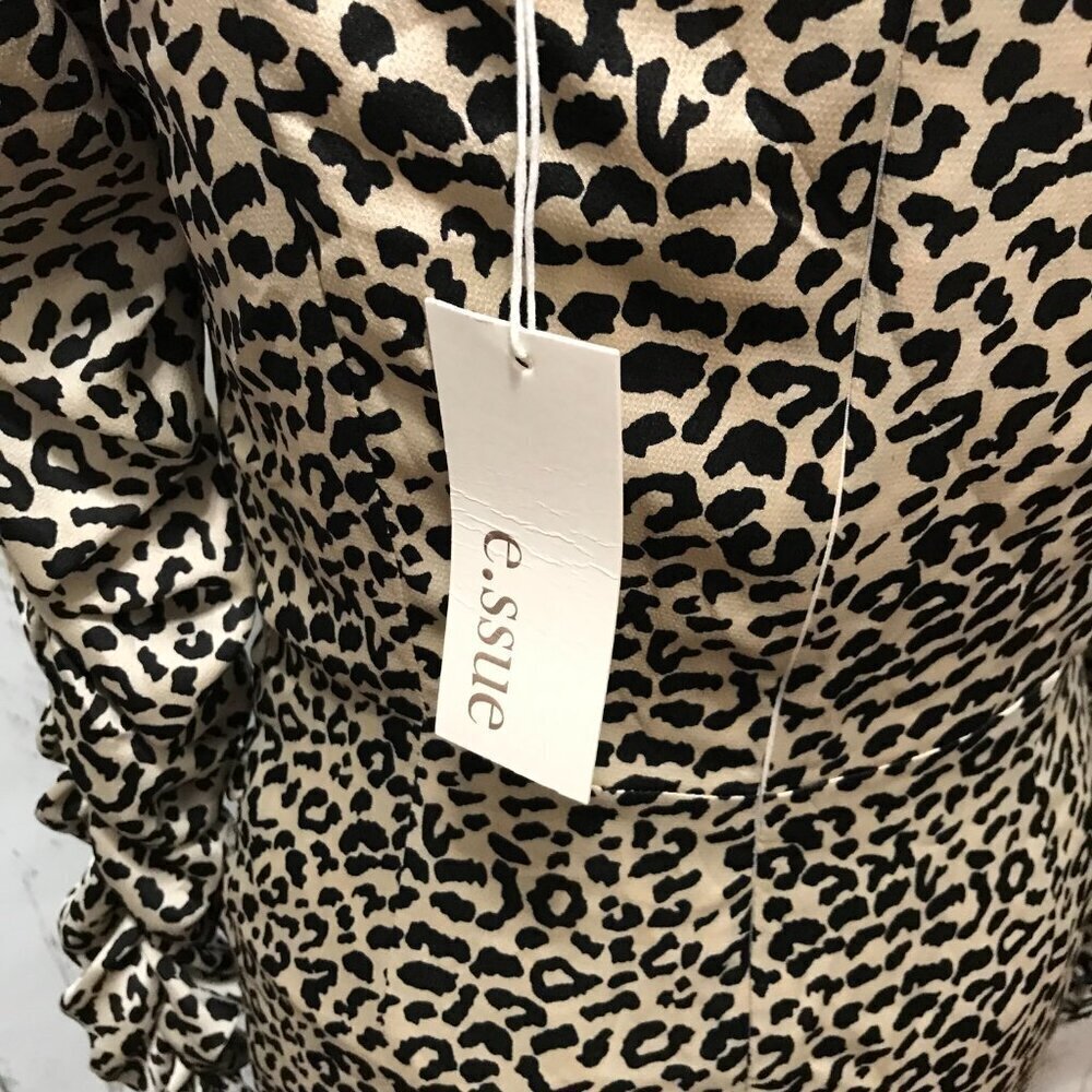 NWT e. ssue Leopard print mini dress size M scrunch design satin feel material - Picture 5 of 12